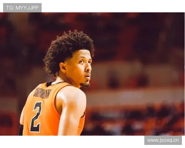 凯德·坎宁安挡拆中制造错位显著提升投篮效率引领球队进攻转换